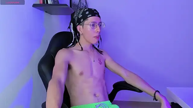 Snapshot of manu_vera chatting on March 9, 2025, 10:30 pm manu vera online show from March 9, 2025, 10:30 pm