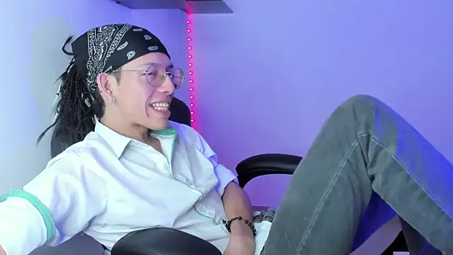 Snapshot of manu_vera chatting on March 16, 2025, 11:14 pm manu vera online show from March 16, 2025, 11:14 pm