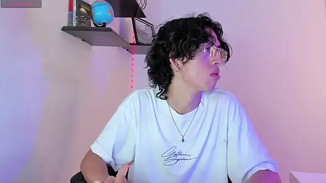 Snapshot of manu_vera chatting on September 16, 2025, 8:10 pm manu vera online show from September 16, 2025, 8:10 pm