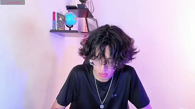 Snapshot of manu_vera chatting on September 17, 2025, 8:54 pm manu vera online show from September 17, 2025, 8:54 pm