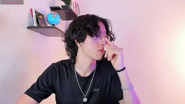 Snapshot of manu_vera chatting on October 5, 2025, 3:05 am manu vera online show from October 5, 2025, 3:05 am