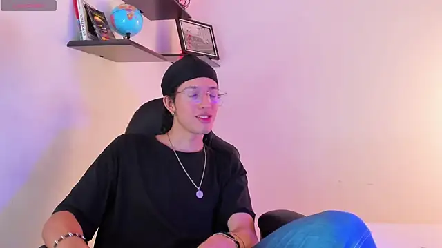 Snapshot of manu_vera chatting on October 10, 2025, 3:27 am manu vera online show from October 10, 2025, 3:27 am