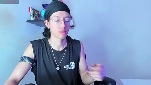 Snapshot of manu_vera chatting on October 13, 2025, 3:45 pm manu vera online show from October 13, 2025, 3:45 pm