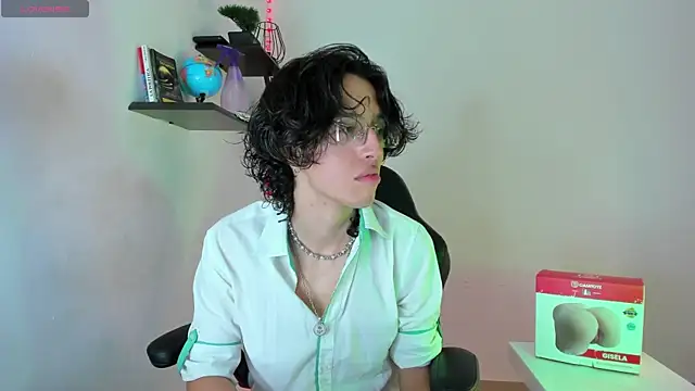 Snapshot of manu_vera chatting on October 19, 2025, 2:45 am manu vera online show from October 19, 2025, 2:45 am