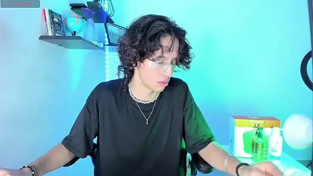 Snapshot of manu_vera chatting on October 21, 2025, 2:56 am manu vera online show from October 21, 2025, 2:56 am