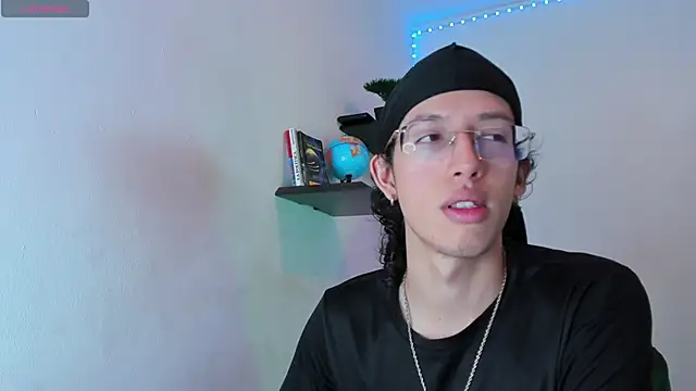 Snapshot of manu_vera chatting on October 25, 2025, 4:20 am manu vera online show from October 25, 2025, 4:20 am