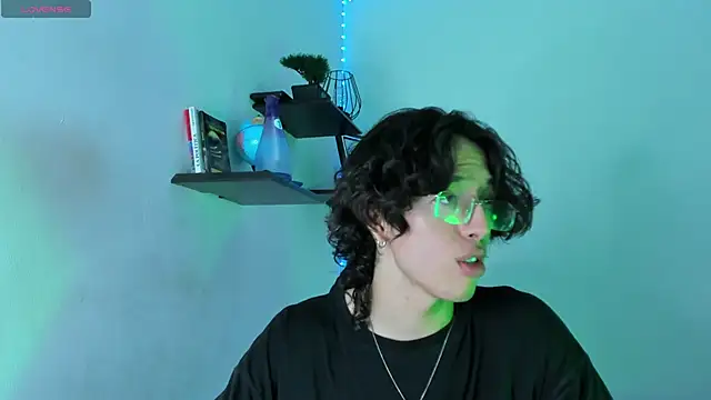 Snapshot of manu_vera chatting on October 28, 2025, 3:10 am manu vera online show from October 28, 2025, 3:10 am