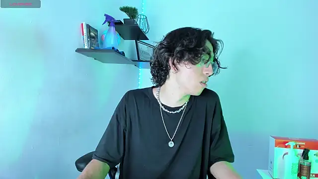 Snapshot of manu_vera chatting on November 2, 2025, 2:36 am manu vera online show from November 2, 2025, 2:36 am