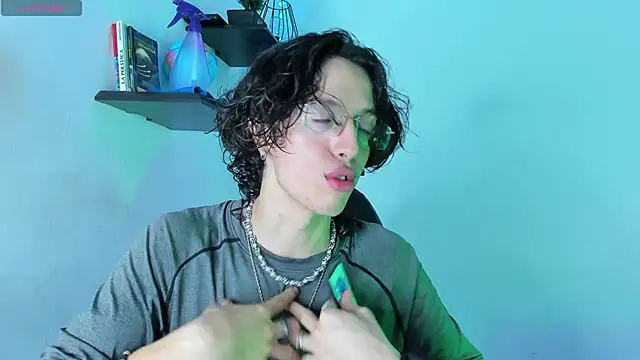 Snapshot of manu_vera chatting on November 4, 2025, 3:38 am manu vera online show from November 4, 2025, 3:38 am