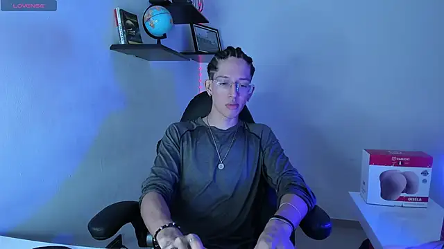 Snapshot of manu_vera chatting on November 9, 2025, 1:37 am manu vera online show from November 9, 2025, 1:37 am