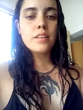 lucylovles online show from March 20, 2025, 4:09 pm