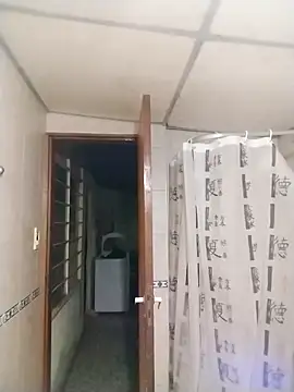 lucylovles online show from February 19, 2026, 5:03 am