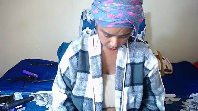 Snapshot of 2Sweetysmile chatting on October 28, 2025, 9:39 pm 2Sweetysmile online show from October 28, 2025, 9:39 pm