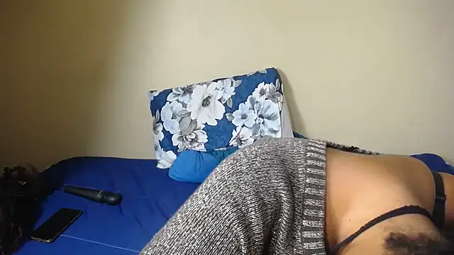 2Sweetysmile online show from November 19, 2025, 10:43 pm