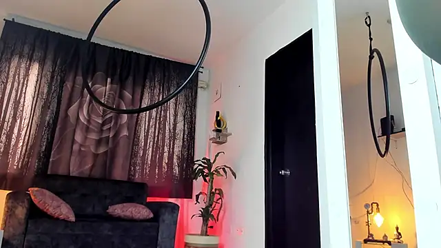 Alaia Love77 online show from November 17, 2025, 10:15 pm