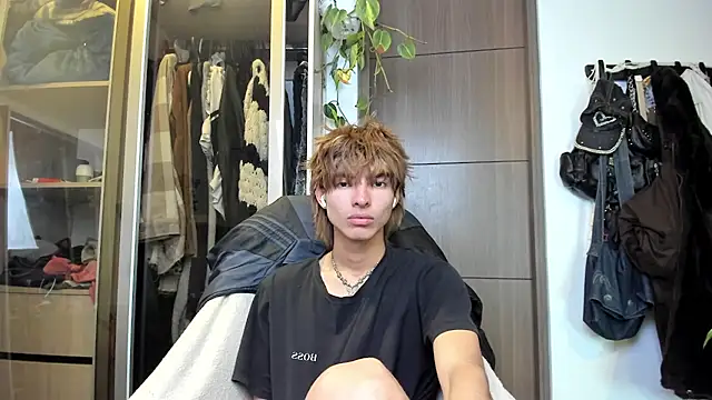 santy-kitty online show from February 16, 2025, 4:20 am