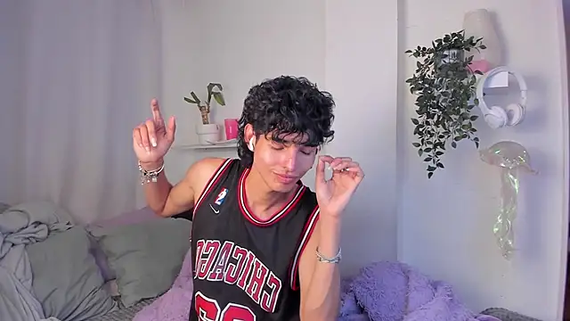 santy-kitty online show from February 14, 2026, 1:46 am