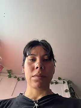 EemaHaruki online show from April 15, 2026, 6:04 pm