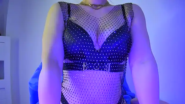 Sissy-Bee online show from May 1, 2026, 6:01 pm