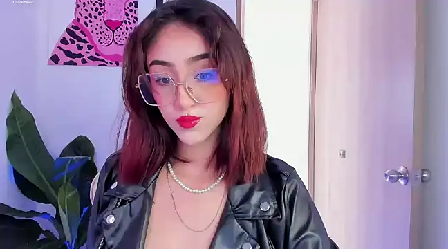 MelodieRoy online show from February 5, 2025, 5:09 pm