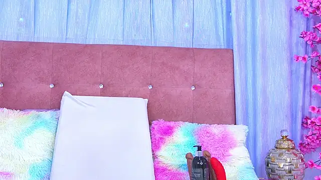 AlliciaKim online show from January 13, 2026, 11:59 am