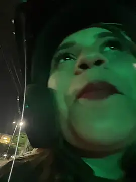 perlita05 online show from January 7, 2026, 12:57 am