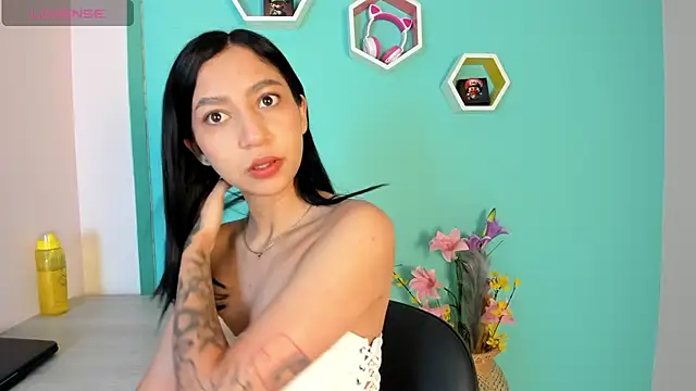 Snapshot of Emma__fox__ chatting on January 29, 2025, 2:21 pm Emma fox online show from January 29, 2025, 2:21 pm