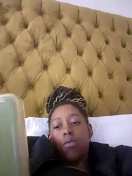 Snapshot of 02Boitybaby chatting on February 5, 2025, 1:44 pm 02Boitybaby online show from February 5, 2025, 1:44 pm