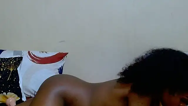 DiamondLuv29 online show from February 17, 2026, 3:19 pm