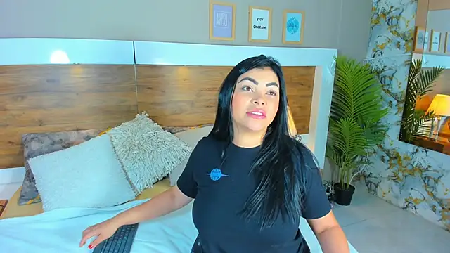 EmaBakker online show from March 2, 2025, 12:32 pm