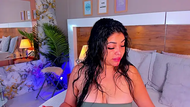 EmaBakker online show from October 19, 2025, 11:44 am