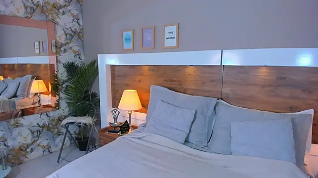 EmaBakker online show from March 1, 2026, 9:11 am