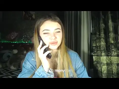 Snapshot of BonnyShy chatting on February 7, 2025, 4:27 am BonnyShy online show from February 7, 2025, 4:27 am