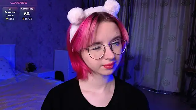 Snapshot of Nora_Failure chatting on September 21, 2025, 3:08 am Nora Failure online show from September 21, 2025, 3:08 am