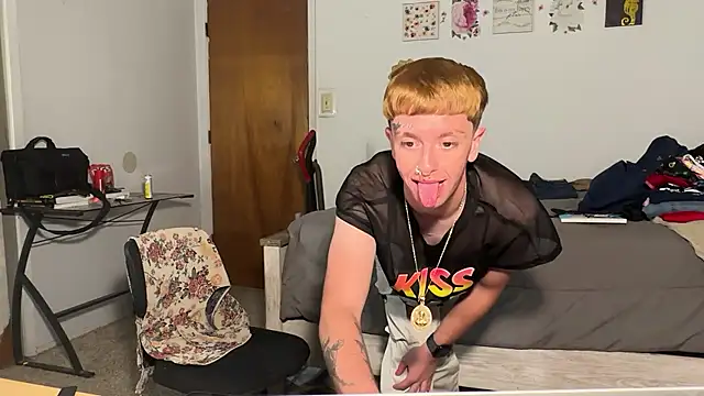 Snapshot of twentywithafelonyy chatting on November 4, 2025, 2:10 am twentywithafelonyy online show from November 4, 2025, 2:10 am