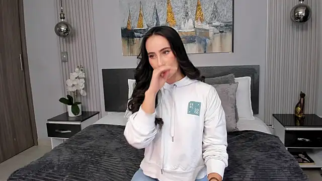 SaraGomez1 online show from May 23, 2026, 12:09 pm