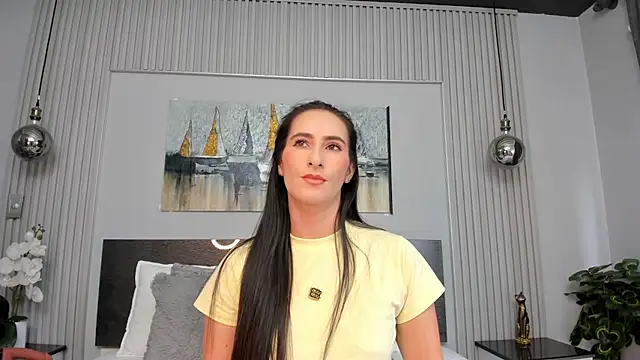 SaraGomez1 online show from June 3, 2026, 2:33 pm