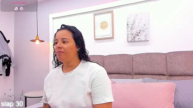 Snapshot of Dilan_y_Mia chatting on March 9, 2025, 11:25 am Dilan y Mia online show from March 9, 2025, 11:25 am