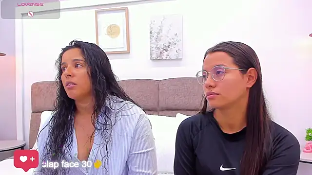 Snapshot of Dilan_y_Mia chatting on March 14, 2025, 1:24 pm Dilan y Mia online show from March 14, 2025, 1:24 pm