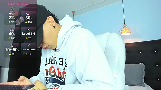 Lobo 17  online show from December 14, 2025, 3:45 am