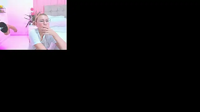 Snapshot of Annaraquel_ chatting on October 10, 2025, 2:32 am Annaraquel online show from October 10, 2025, 2:32 am