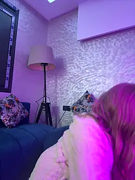 belquiis online show from December 14, 2025, 7:47 am