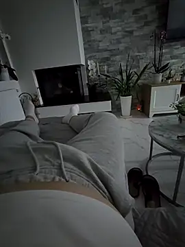 KarlosCarutox online show from September 11, 2025, 5:24 pm