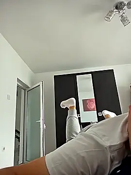 KarlosCarutox online show from September 13, 2025, 1:00 pm