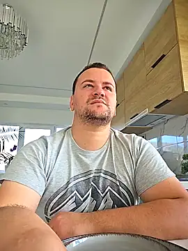 KarlosCarutox online show from November 12, 2025, 12:16 pm