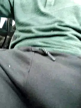 Snapshot of QcMisterv13 chatting on October 29, 2025, 7:37 pm QcMisterv13 online show from October 29, 2025, 7:37 pm