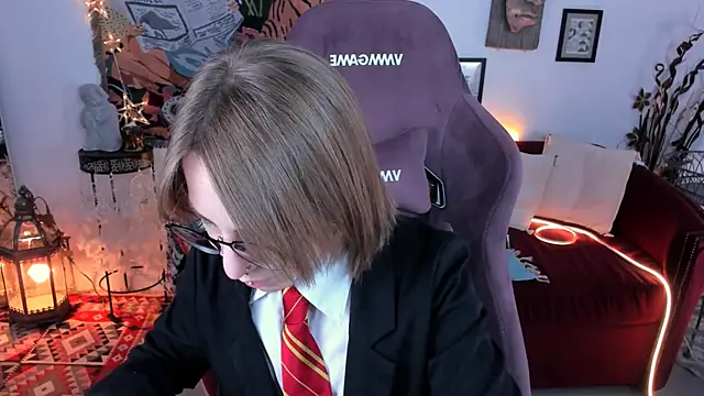 Snapshot of AphexQueen chatting on January 20, 2025, 9:13 am AphexQueen online show from January 20, 2025, 9:13 am