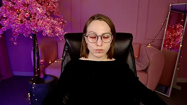 Snapshot of AphexQueen chatting on March 7, 2025, 7:27 pm AphexQueen online show from March 7, 2025, 7:27 pm