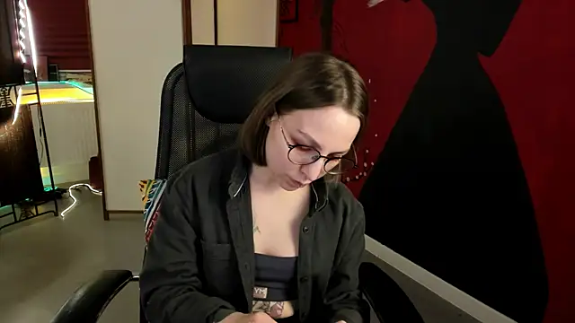 Snapshot of AphexQueen chatting on March 8, 2025, 4:06 pm AphexQueen online show from March 8, 2025, 4:06 pm