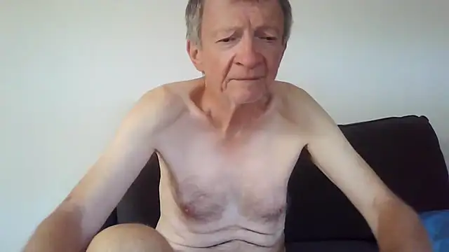 naturiste974 online show from December 23, 2025, 8:12 am